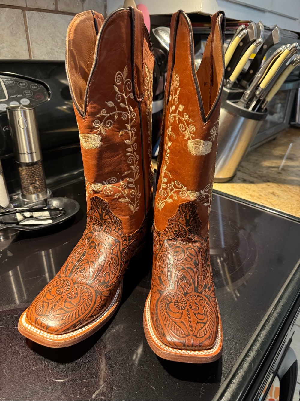 Women's Brown Embroidered Leather Heeled Cowboy Boots